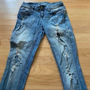 WallFlower size 3 bleach splatter very distressed light wash jeans